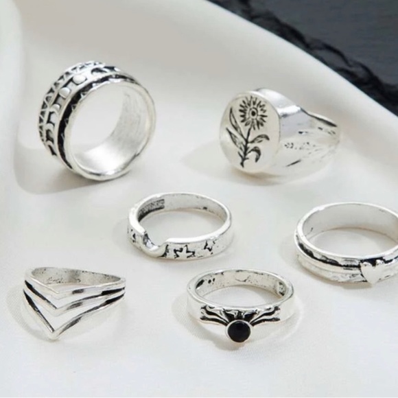 Antiqued Silver 📂 Flower Engraved Chunky Ring Set - Picture 4 of 4